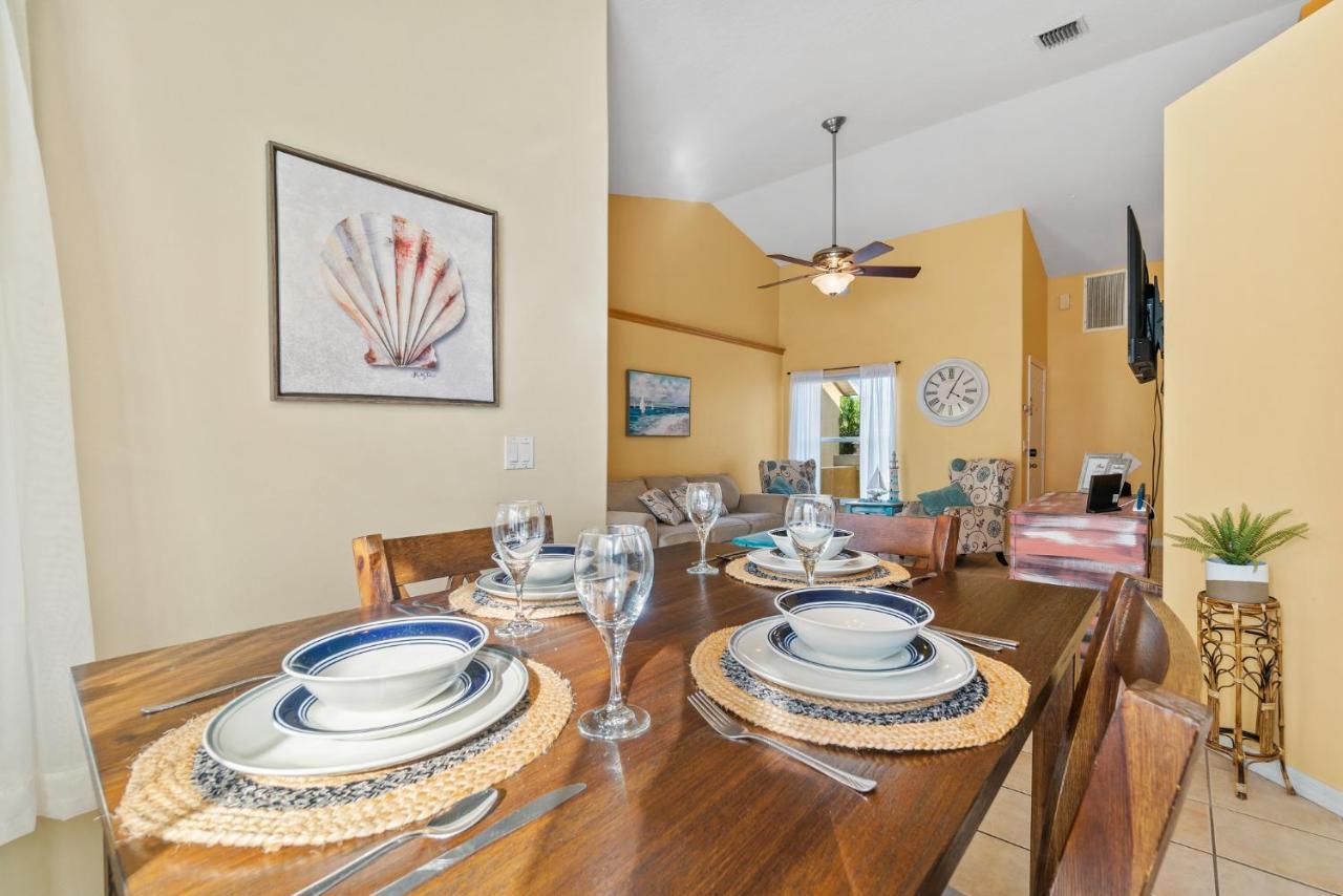 Heart Of The Waves - 3Br & 2Ba Beach Retreat - New Hot Tub - Outside Patio With Grill & Seating, Steps To Fun! Melbourne Exterior foto